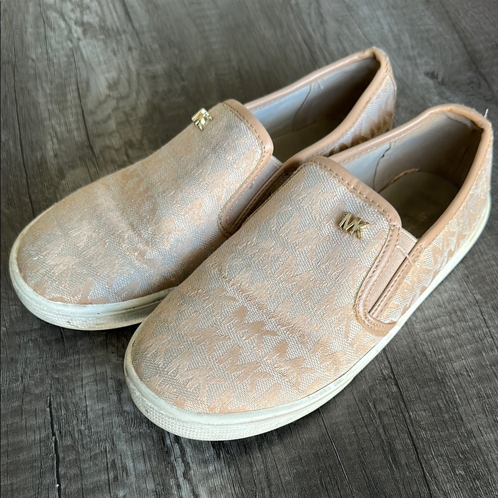 Michael Kors girls logo jacquard Tan and Brown Slip-On Loafers, size 2.